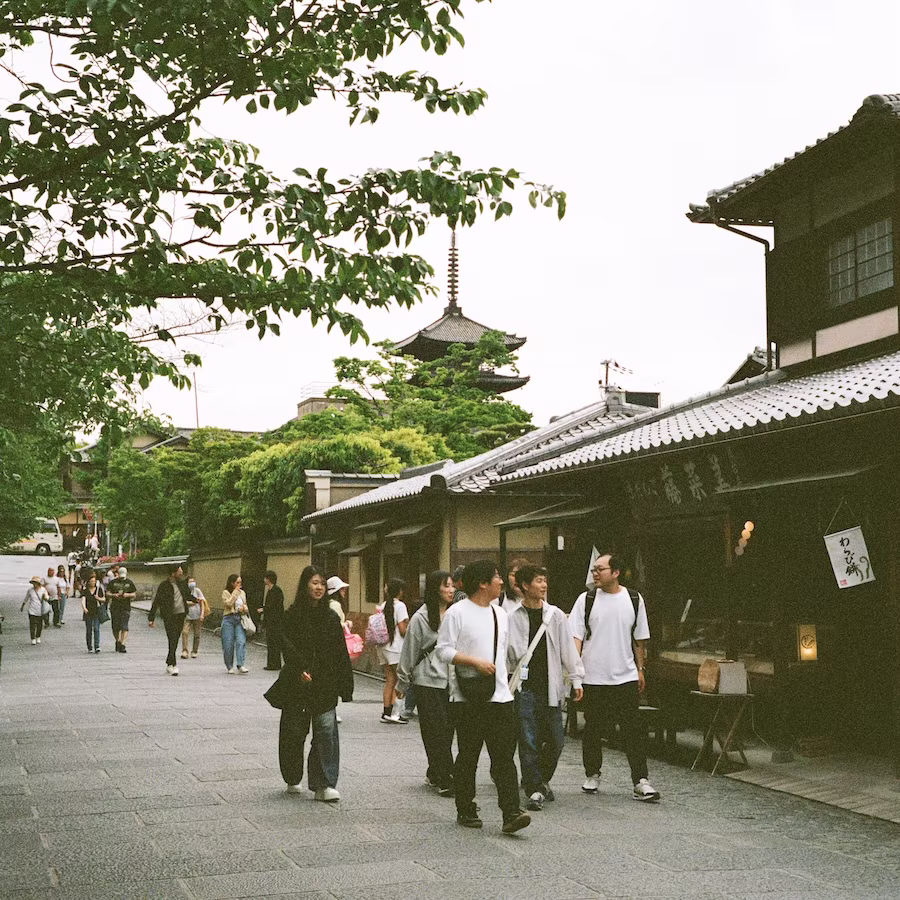Shot on Leica M6, Kodak Portra 400